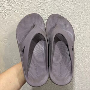 Oofos Unisex Original Thong Sandals Slate Mens 6/ Womens 8